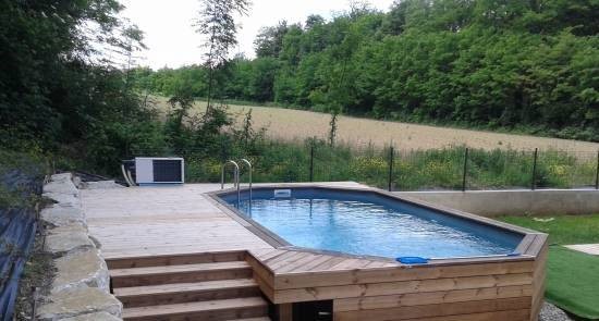 Piscine en bois avec pompe à chaleur